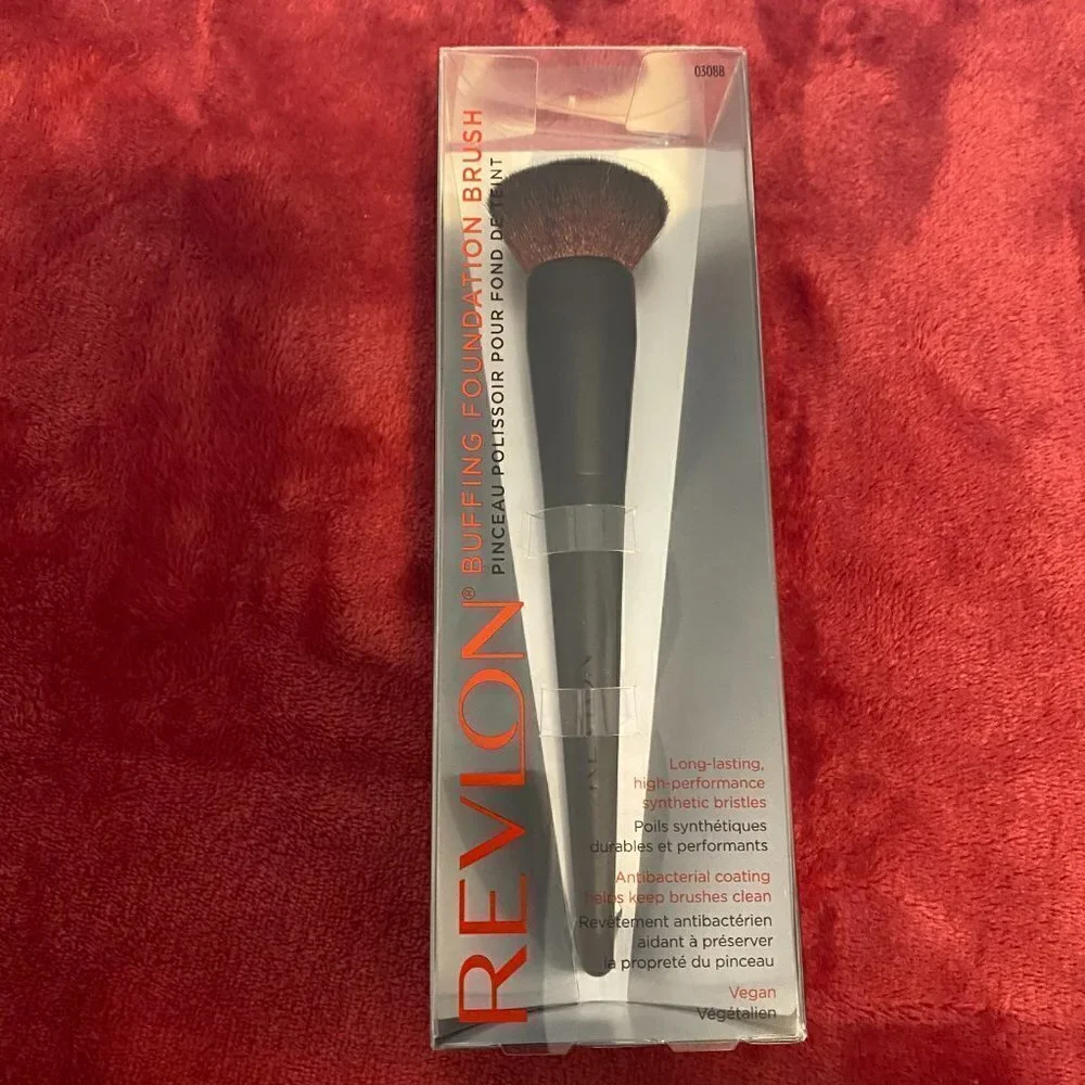 Revlon Huge Lot SPF Foundation & Brush & TravelBag